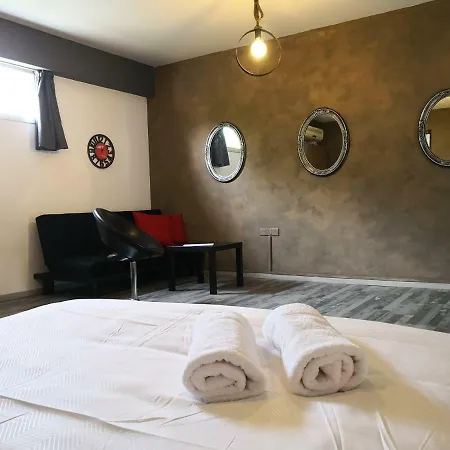 The Апартаменти *